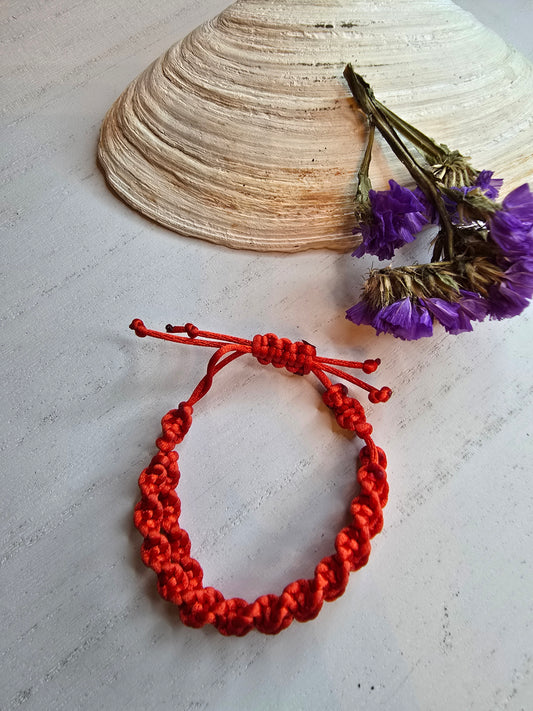 Red protective Macrame